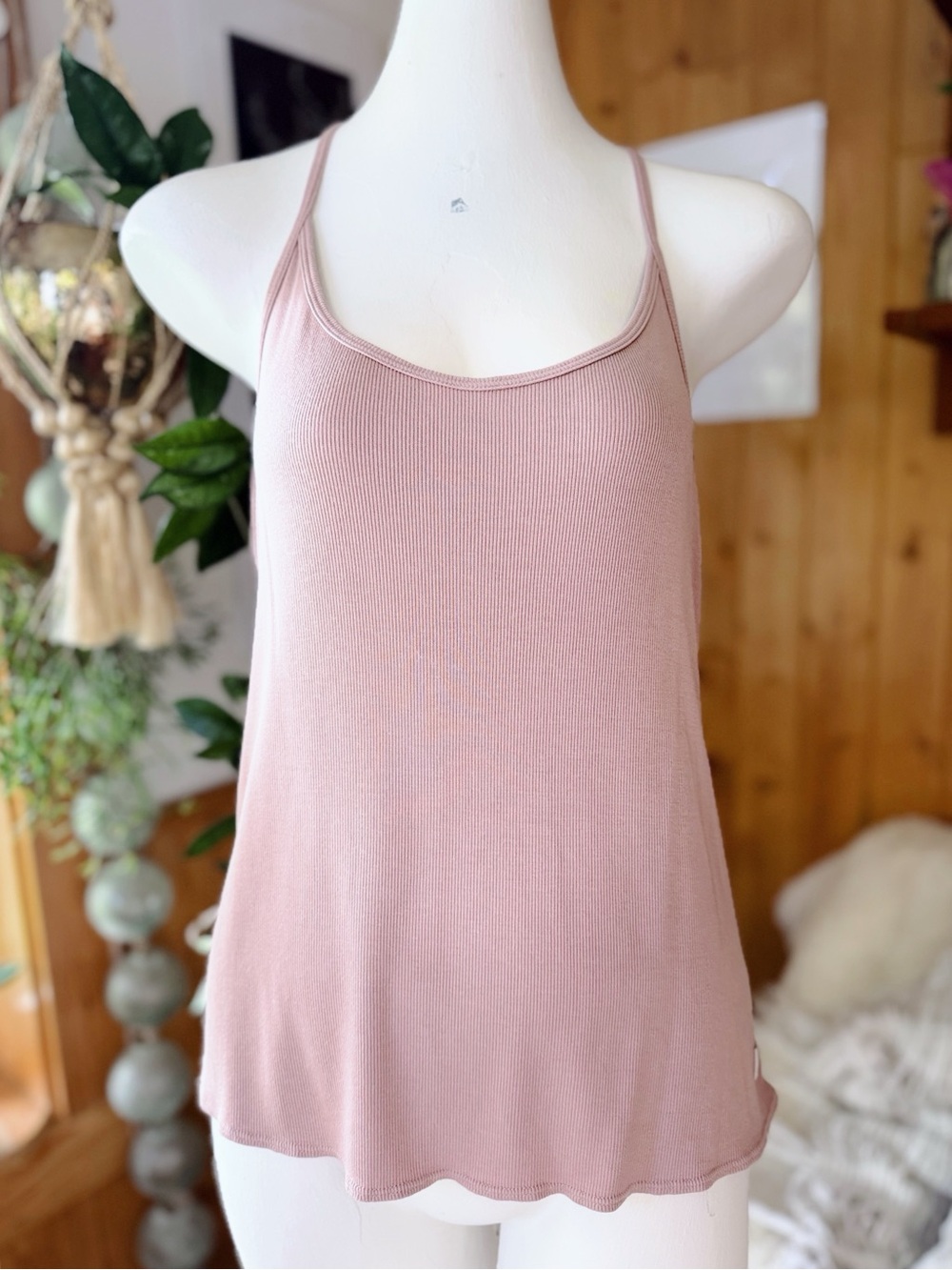 Vuori Ribbed Racerback Tank Top Dusty Pink Size Small NWOT